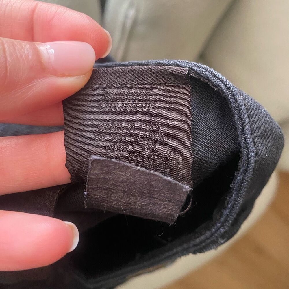 Robin’s Jean Mens Black Distressed Jeans w/ Studded Detail - Picture 16 of 16